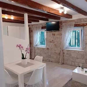 Studio Makala Apartment