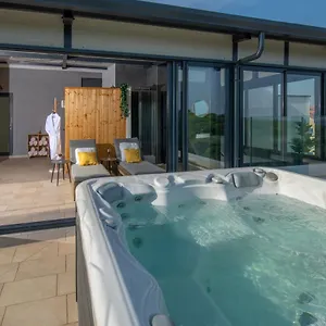 **** Aparthotel Punta Blu Kroatien