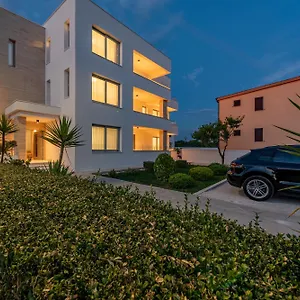  Apartment & Niko Kroatien