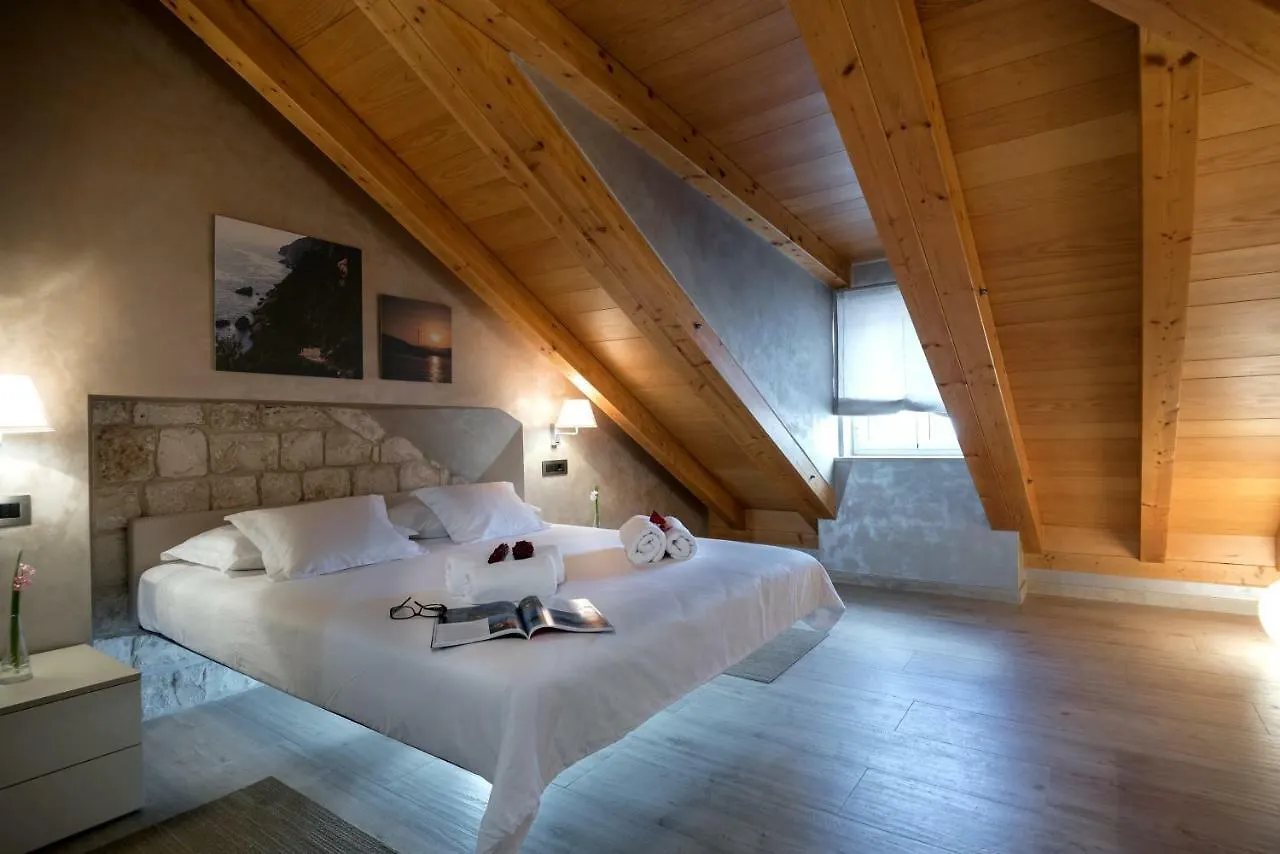 Villa Luna Trogir Guest house